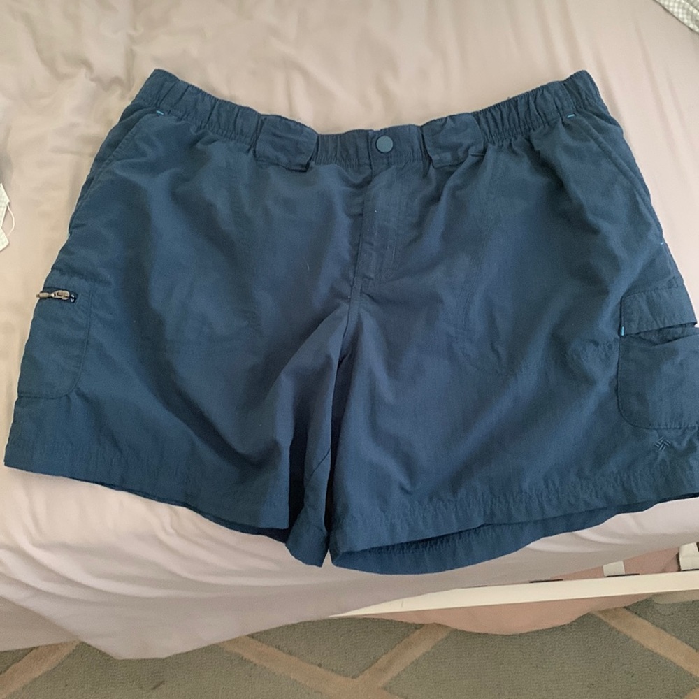 Columbia Men’s Large Shorts